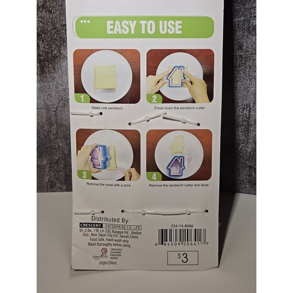 Target Bullseye Sandwich Cutter Set of 9 Pieces w/Home, Star & Square (160) - Picture 3 of 3